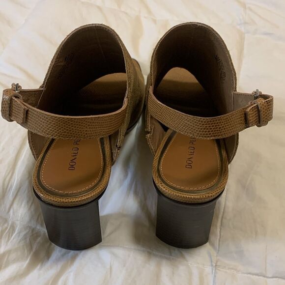 DONALD PLINER, ILIANAO2, 10M, near new, leather upper - Picture 3 of 11